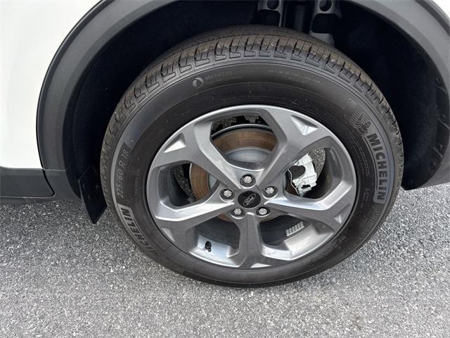 new 2025 Ford Escape car, priced at $29,380