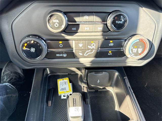 new 2025 Ford Bronco car, priced at $42,575