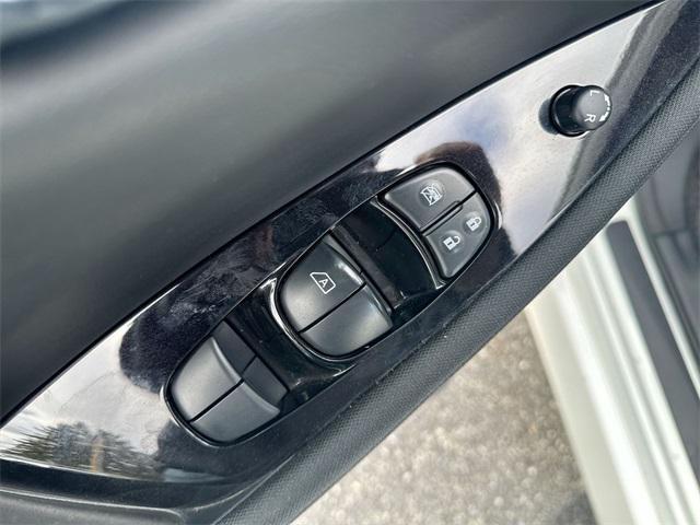 used 2022 Nissan Leaf car, priced at $11,318