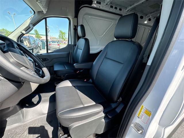 new 2025 Ford Transit-250 car