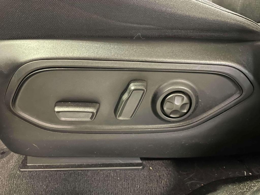 used 2022 Jeep Grand Cherokee L car, priced at $30,883