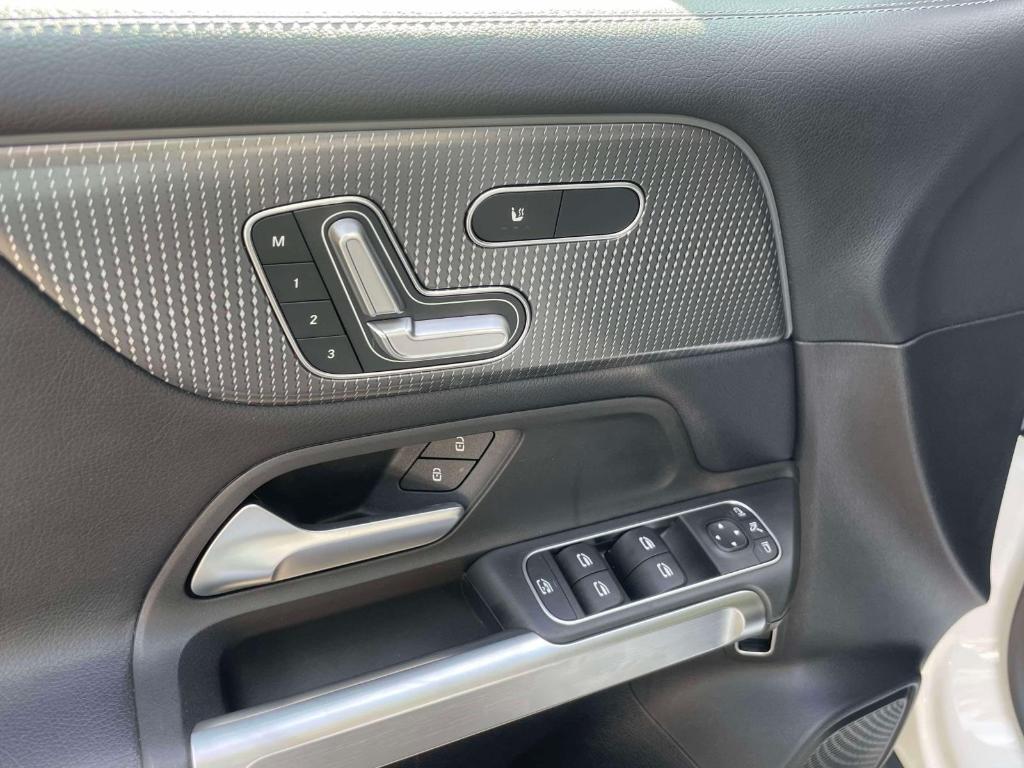 used 2021 Mercedes-Benz GLB 250 car, priced at $26,888