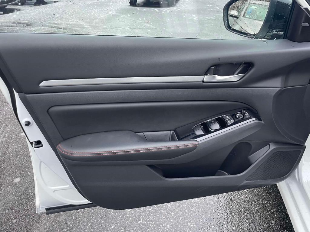used 2025 Nissan Altima car