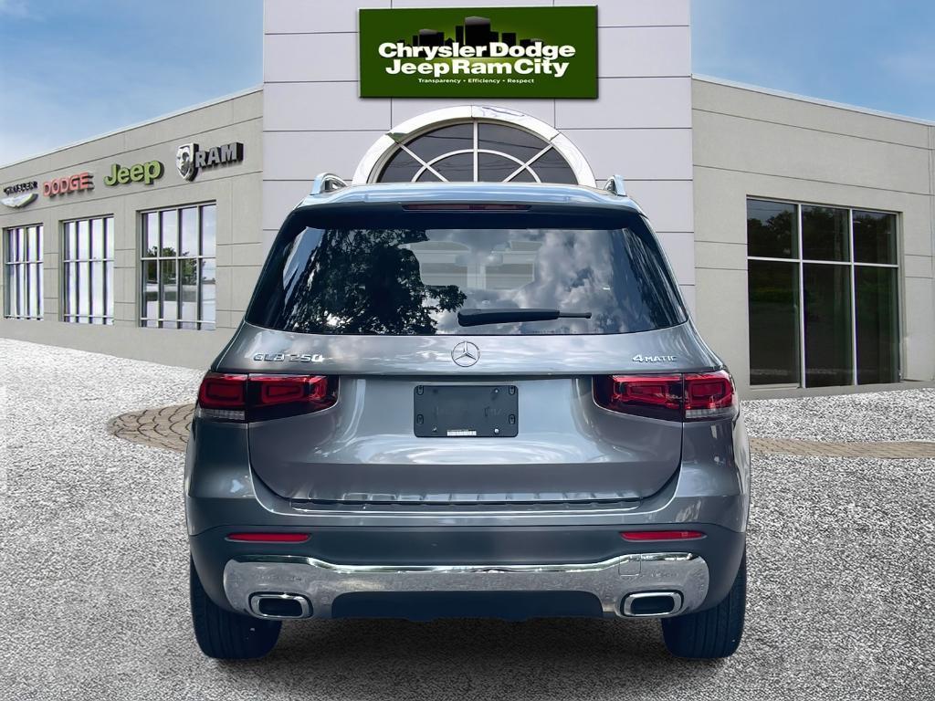 used 2021 Mercedes-Benz GLB 250 car, priced at $27,595