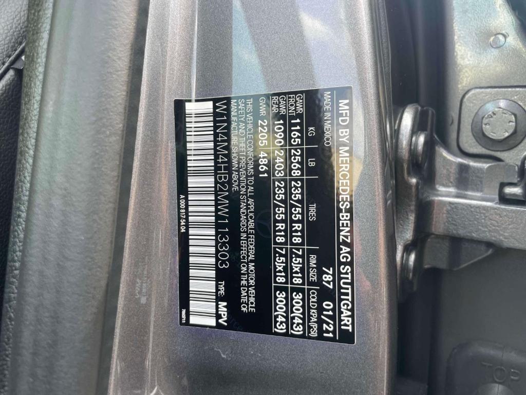 used 2021 Mercedes-Benz GLB 250 car, priced at $27,595