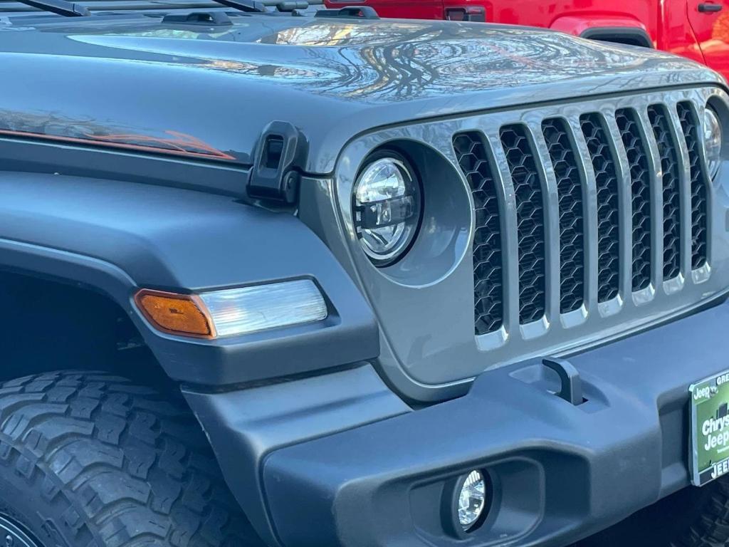 used 2021 Jeep Gladiator car, priced at $30,286