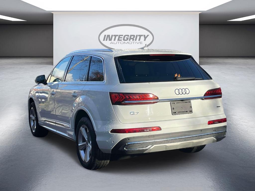 used 2024 Audi Q7 car, priced at $48,393