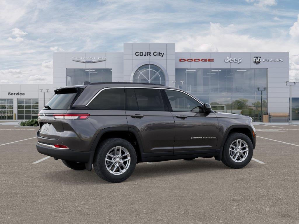new 2025 Jeep Grand Cherokee car, priced at $39,736