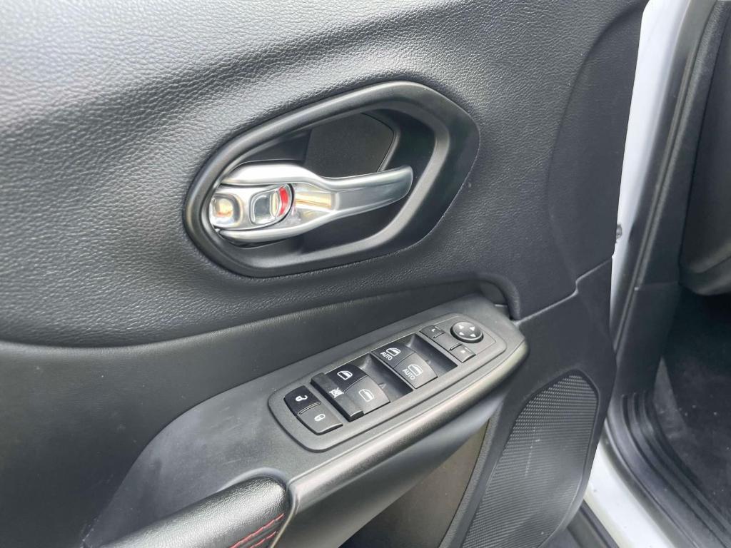 used 2022 Jeep Cherokee car, priced at $24,998
