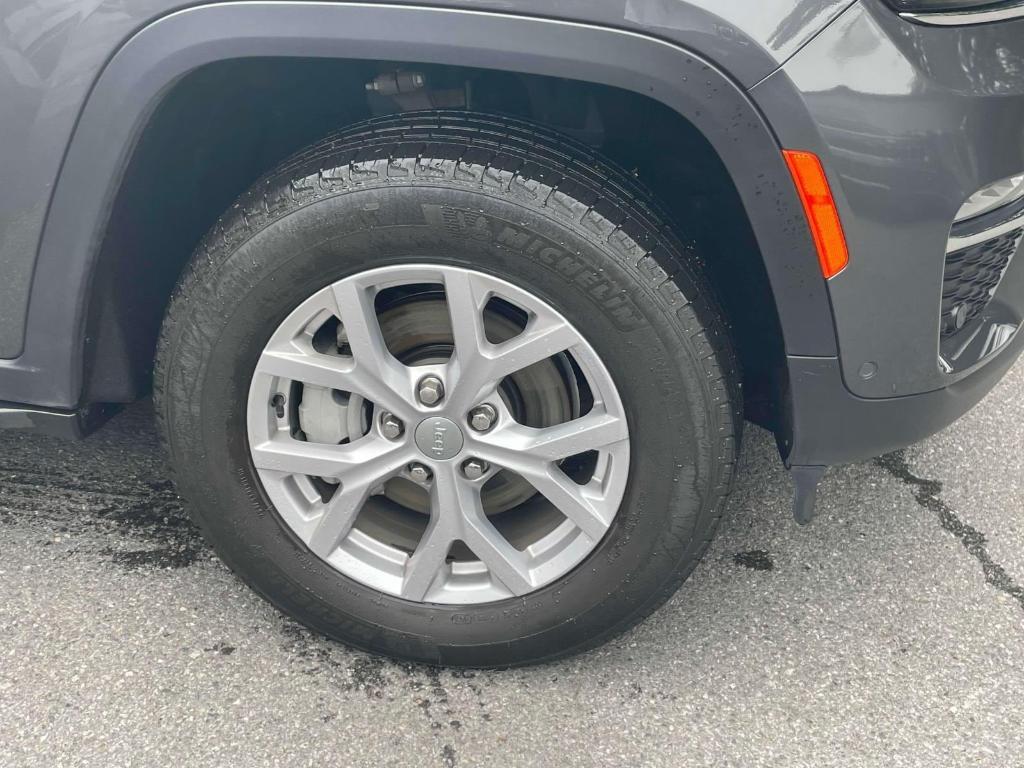 used 2022 Jeep Grand Cherokee car, priced at $34,488