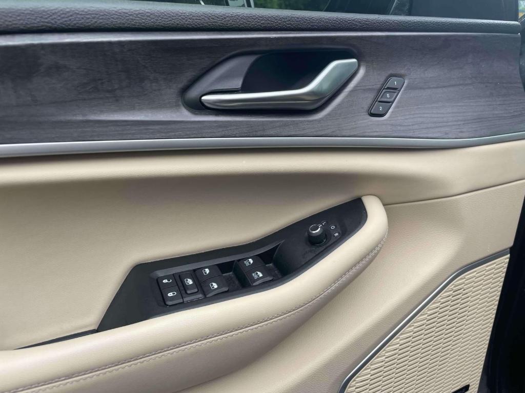 used 2022 Jeep Grand Cherokee car, priced at $34,488