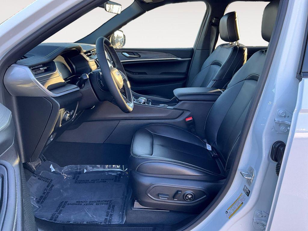 new 2025 Jeep Grand Cherokee L car, priced at $43,843