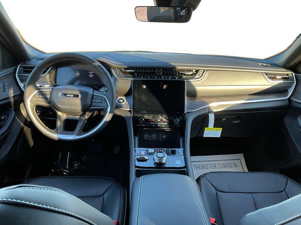 new 2025 Jeep Grand Cherokee L car, priced at $43,843