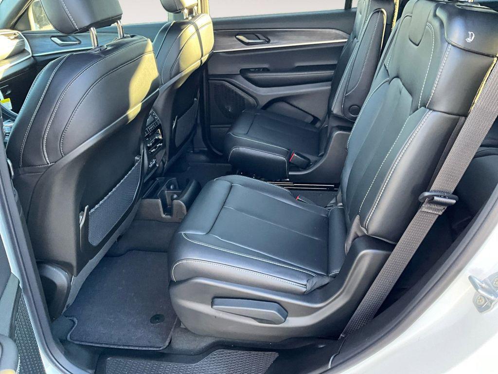 new 2025 Jeep Grand Cherokee L car, priced at $43,843