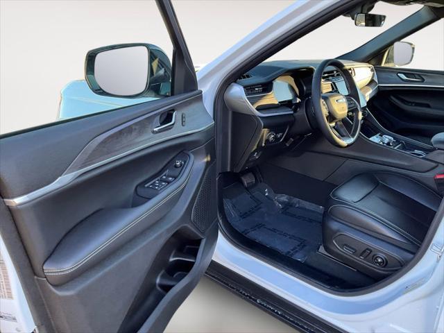 new 2025 Jeep Grand Cherokee L car, priced at $43,823