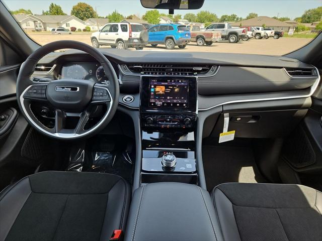 new 2025 Jeep Grand Cherokee car, priced at $42,225