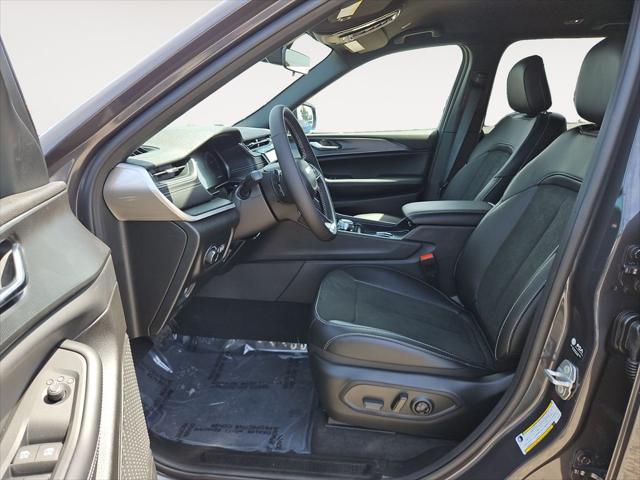new 2025 Jeep Grand Cherokee car, priced at $42,225