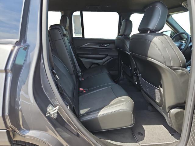 new 2025 Jeep Grand Cherokee car, priced at $42,225