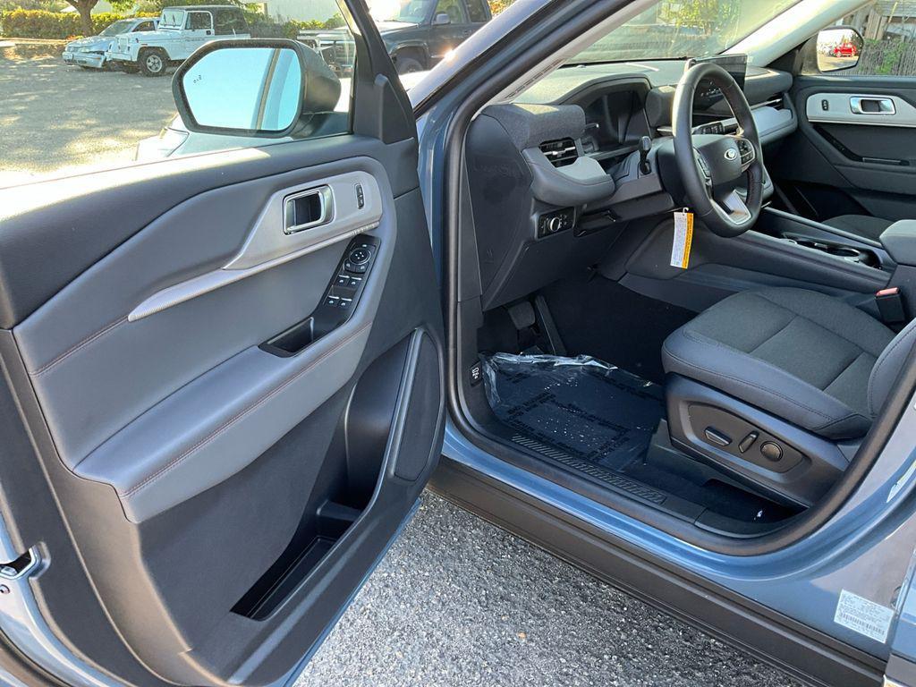 new 2025 Ford Explorer car, priced at $43,350