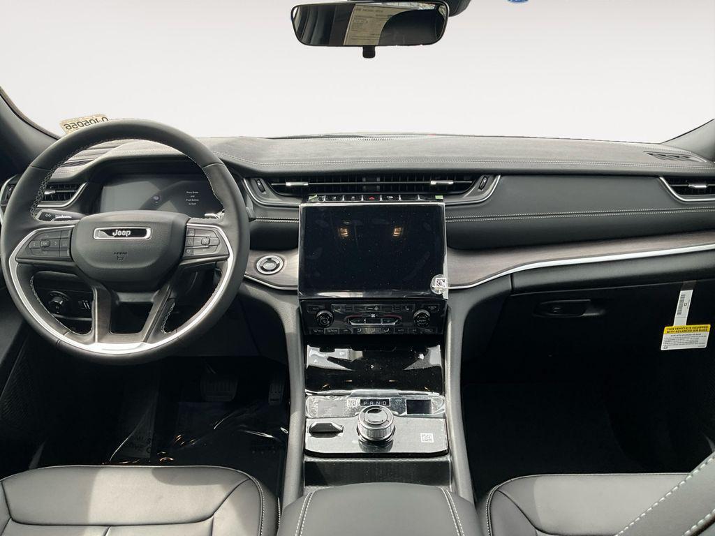 new 2025 Jeep Grand Cherokee L car, priced at $47,722