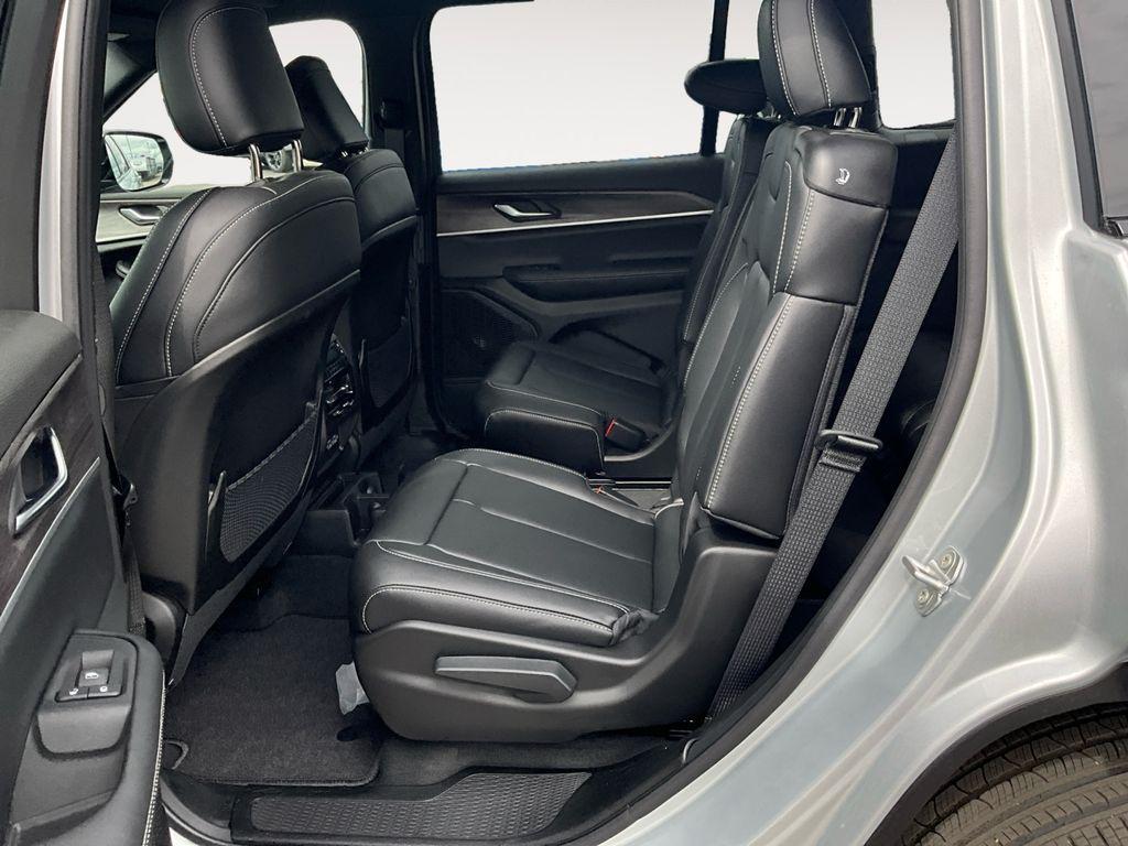 new 2025 Jeep Grand Cherokee L car, priced at $47,722