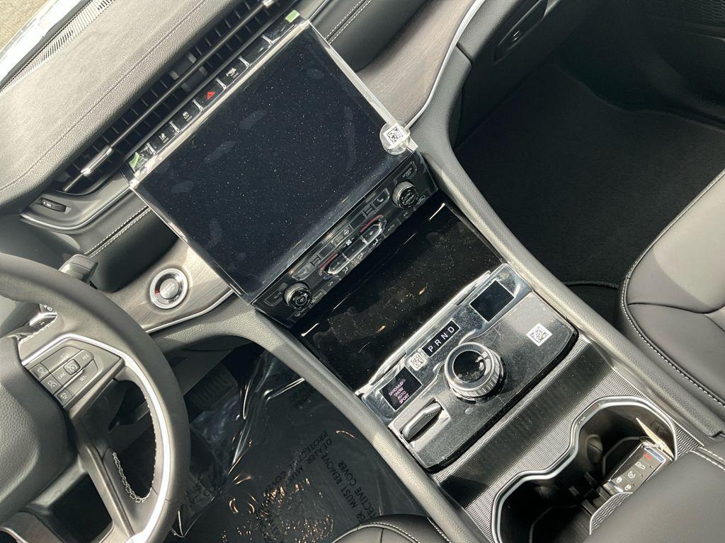 new 2025 Jeep Grand Cherokee L car, priced at $47,722