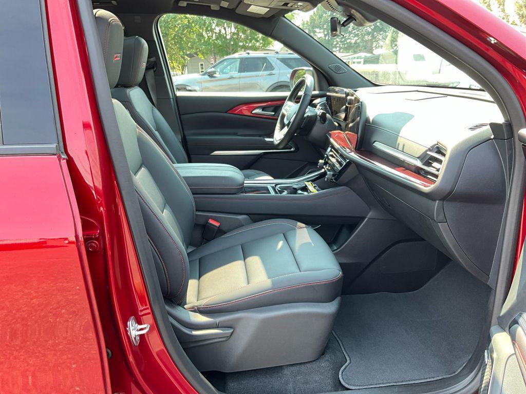 used 2024 Chevrolet Traverse car, priced at $52,500