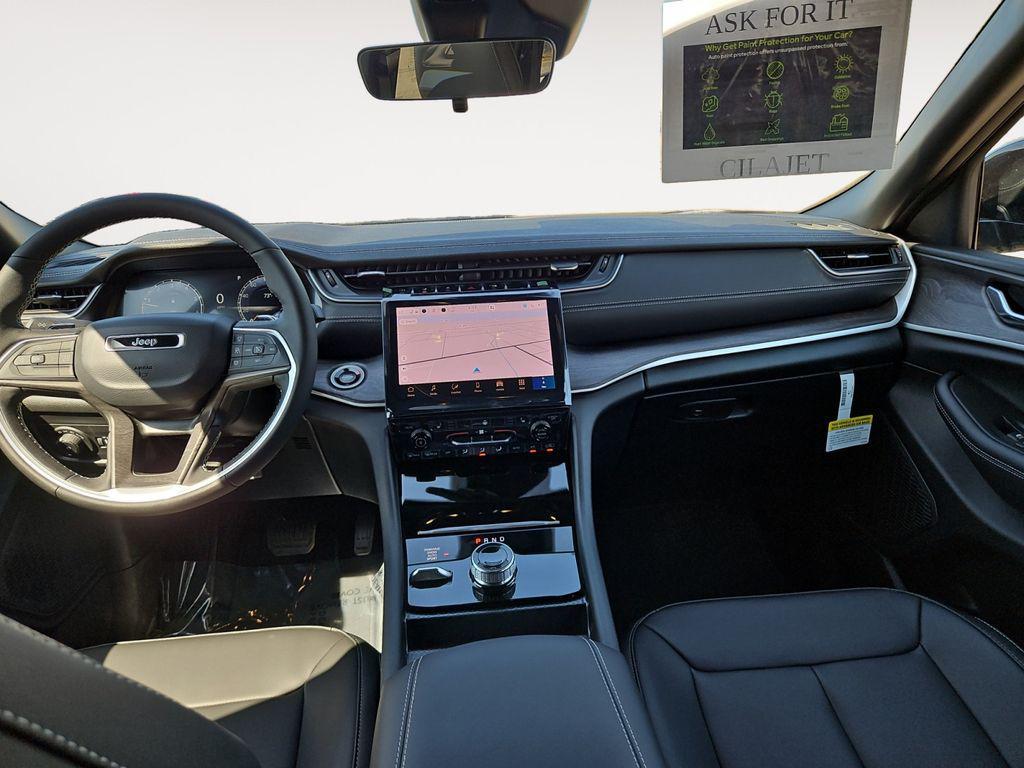 new 2025 Jeep Grand Cherokee car, priced at $46,013