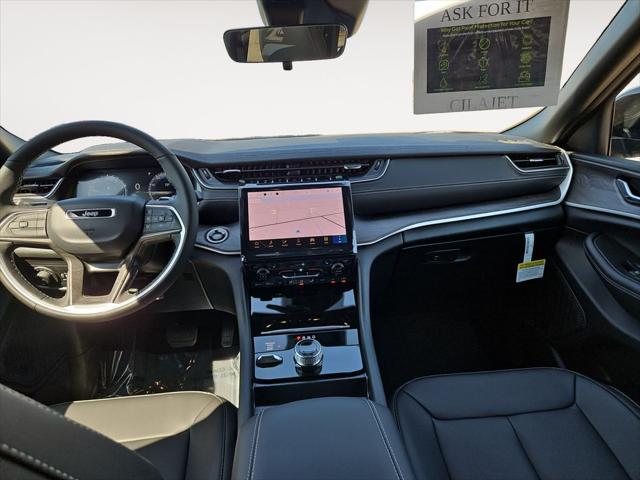 new 2025 Jeep Grand Cherokee car, priced at $47,015