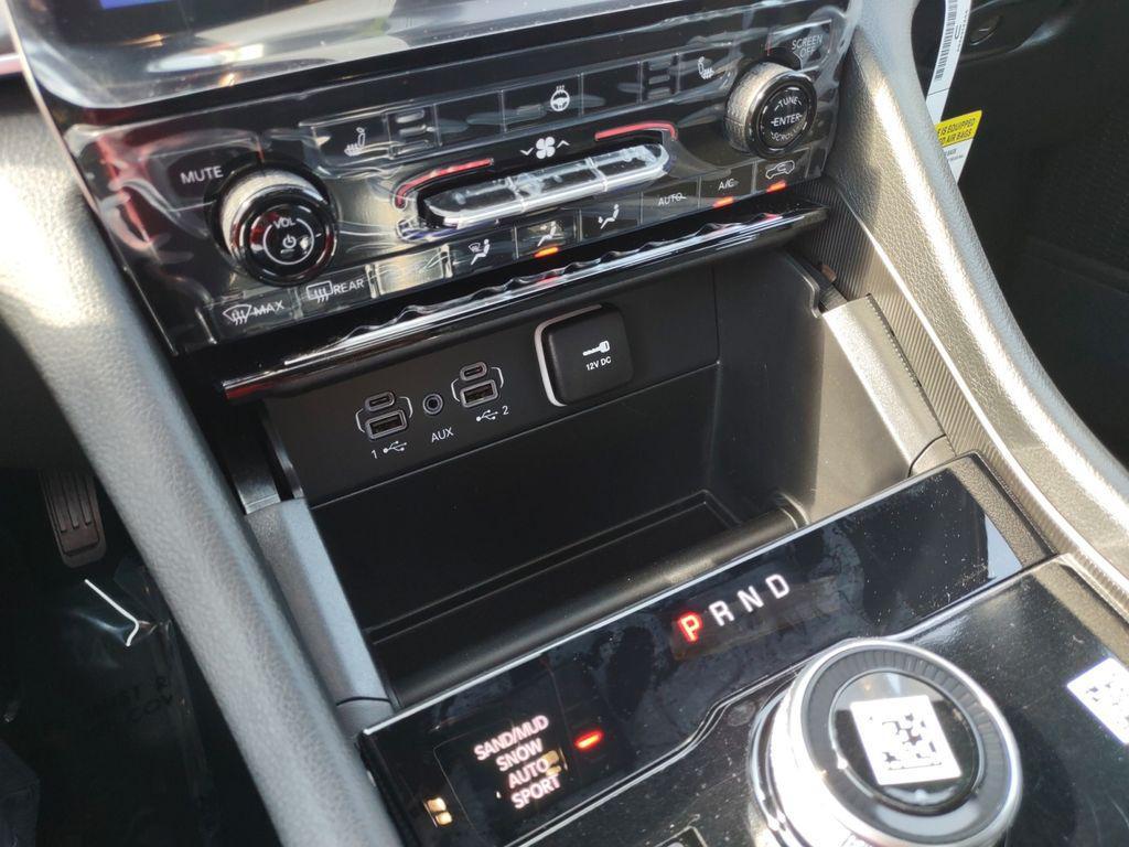 new 2025 Jeep Grand Cherokee car, priced at $49,490