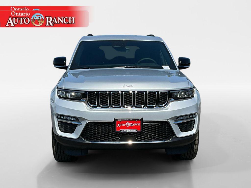 new 2025 Jeep Grand Cherokee car, priced at $43,070