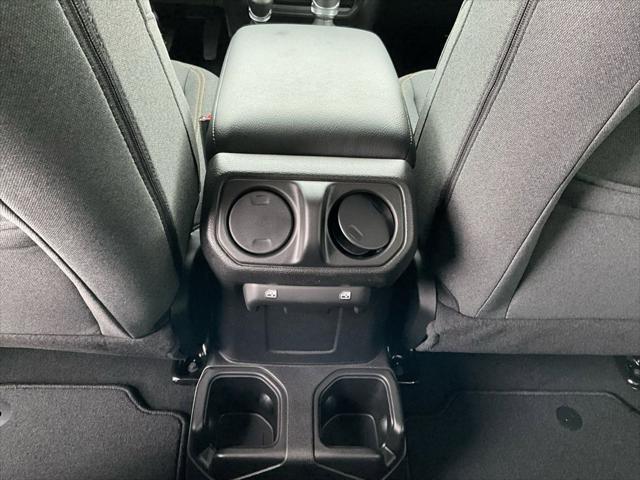 new 2025 Jeep Gladiator car, priced at $38,090