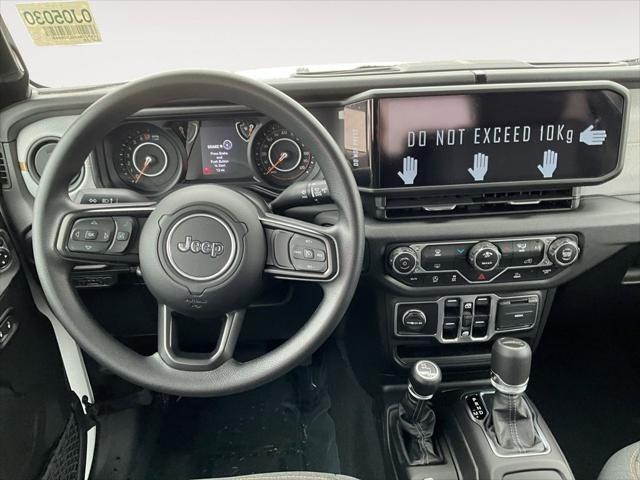 new 2025 Jeep Gladiator car, priced at $38,090