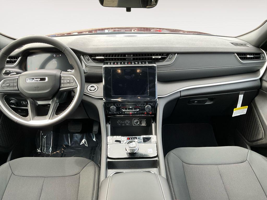 new 2025 Jeep Grand Cherokee L car, priced at $39,800