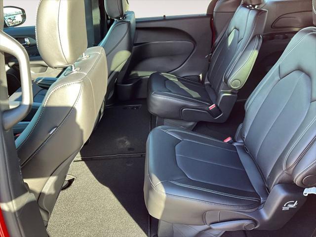 new 2025 Chrysler Pacifica car, priced at $41,212