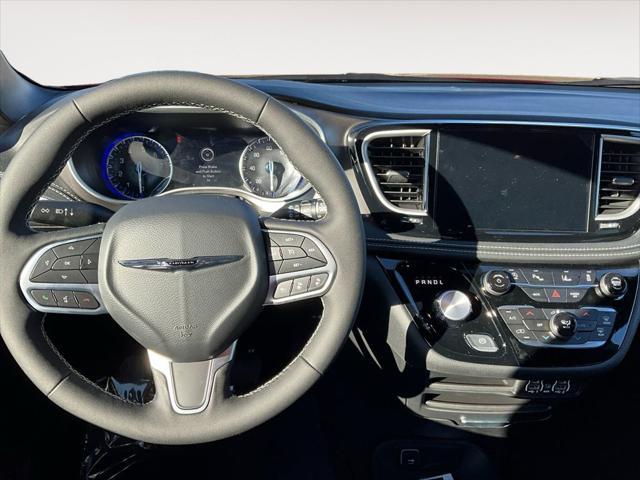 new 2025 Chrysler Pacifica car, priced at $41,212