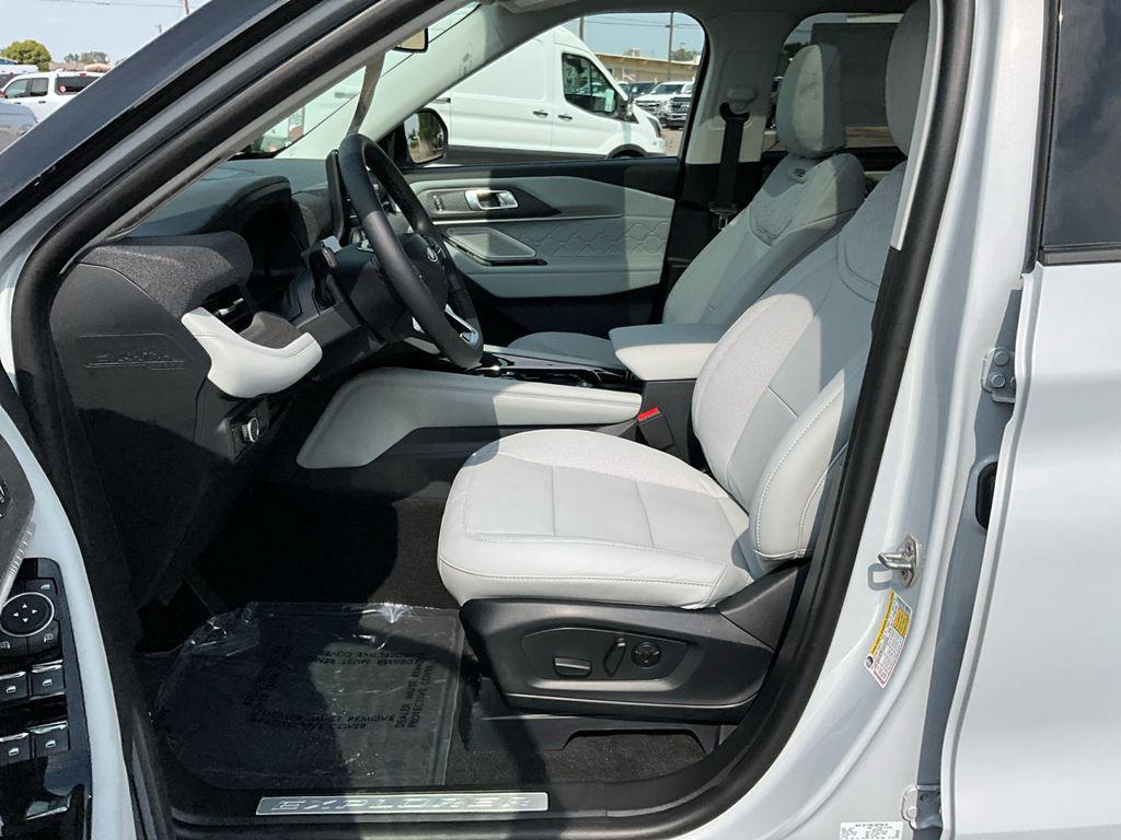 new 2025 Ford Explorer car, priced at $57,260