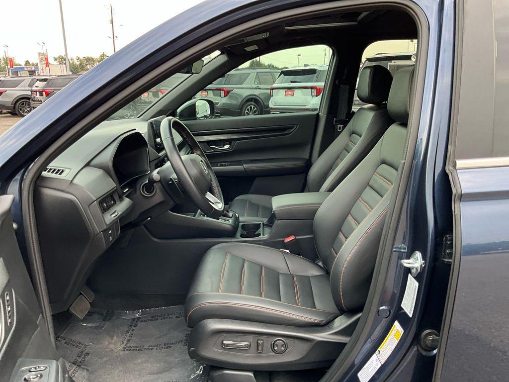 used 2025 Honda CR-V Hybrid car, priced at $38,000