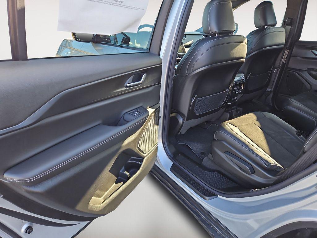 new 2025 Jeep Grand Cherokee L car, priced at $44,386