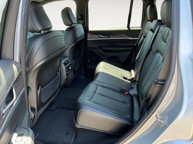 new 2025 Jeep Grand Cherokee car, priced at $46,015
