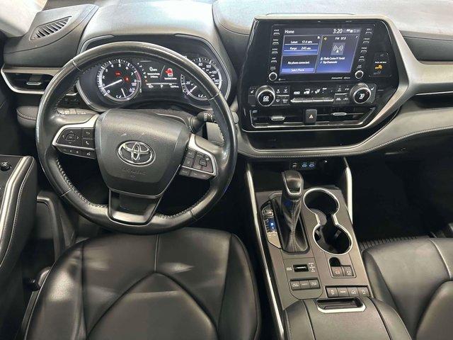 used 2022 Toyota Highlander car, priced at $27,800