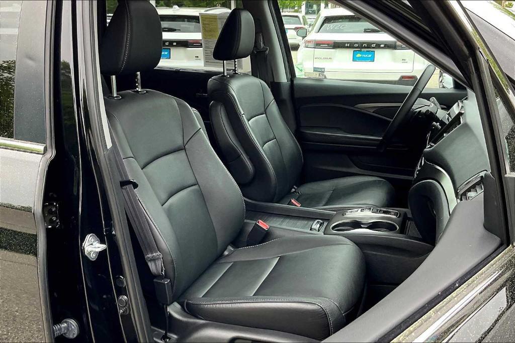 used 2022 Honda Pilot car, priced at $33,215