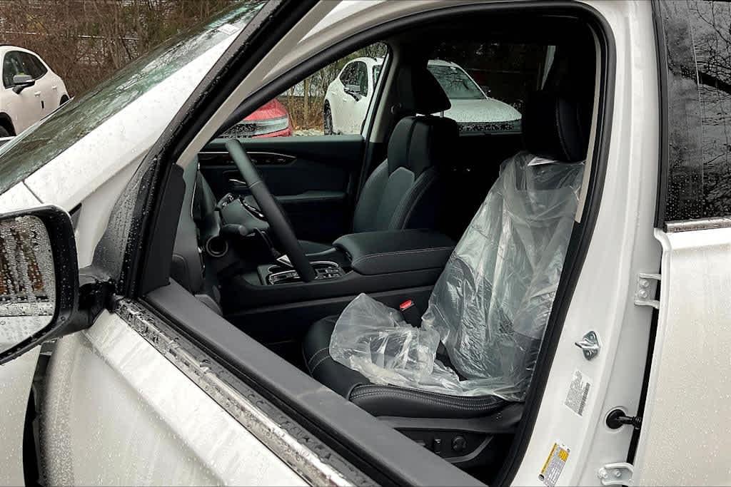 new 2025 Honda Pilot car, priced at $51,550