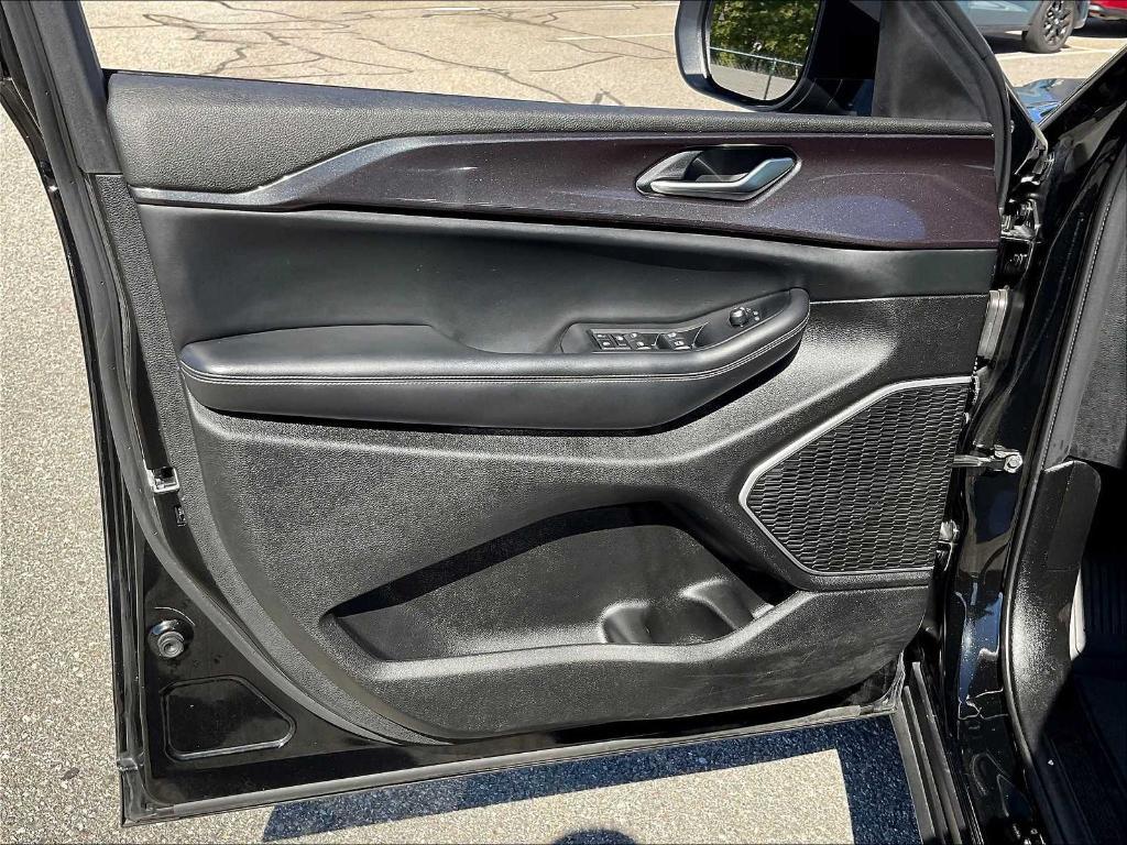 used 2022 Jeep Grand Cherokee car, priced at $25,685