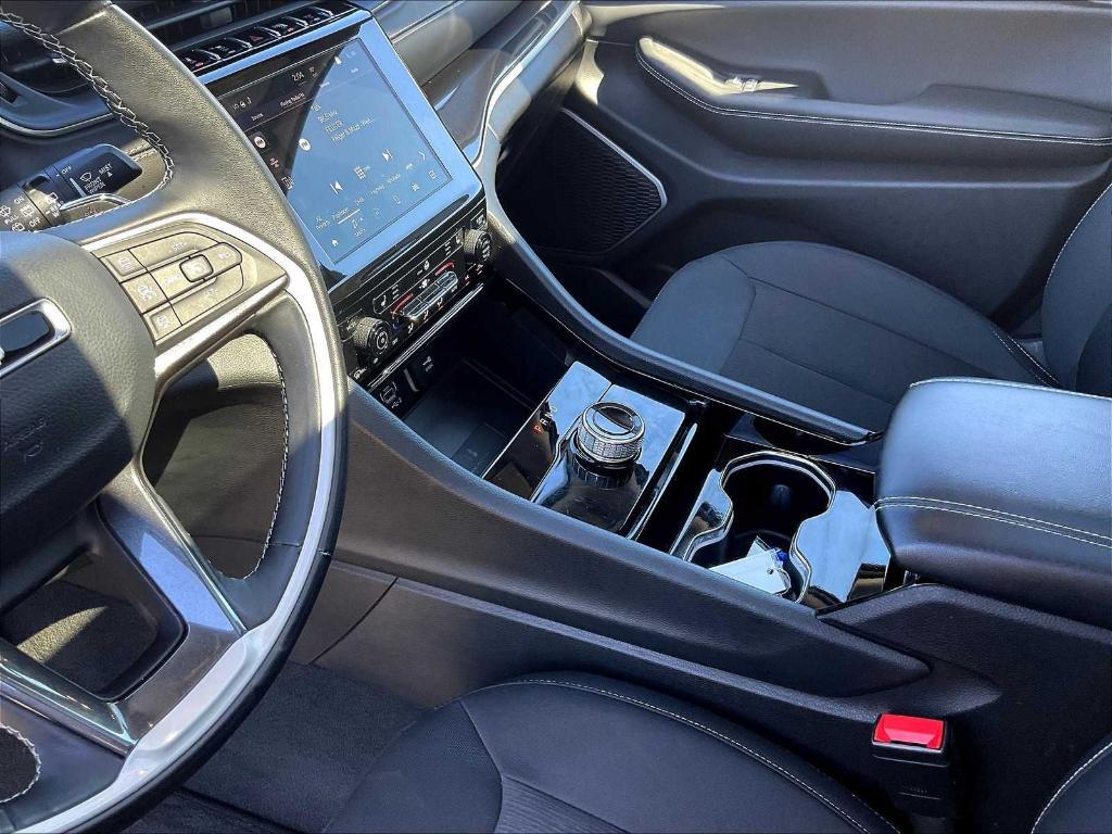 used 2022 Jeep Grand Cherokee car, priced at $25,685