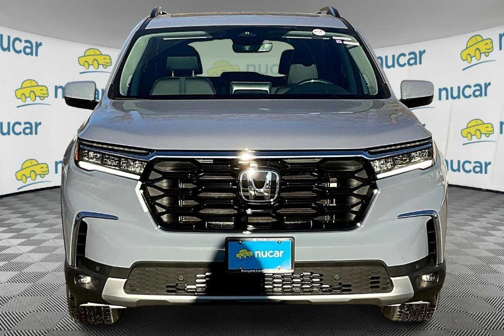 new 2025 Honda Pilot car, priced at $53,225