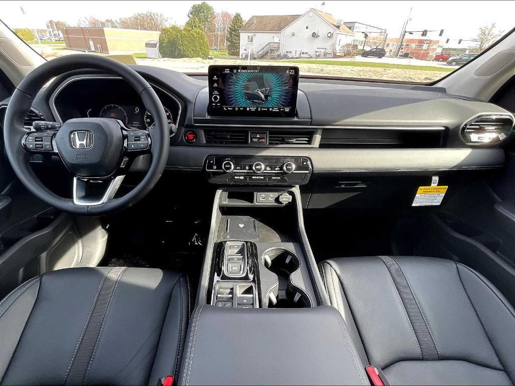 new 2025 Honda Pilot car, priced at $47,505