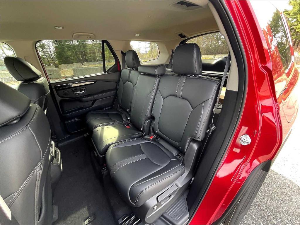 new 2025 Honda Pilot car, priced at $47,505