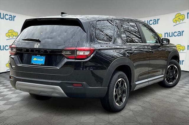 new 2025 Honda Pilot car, priced at $49,345