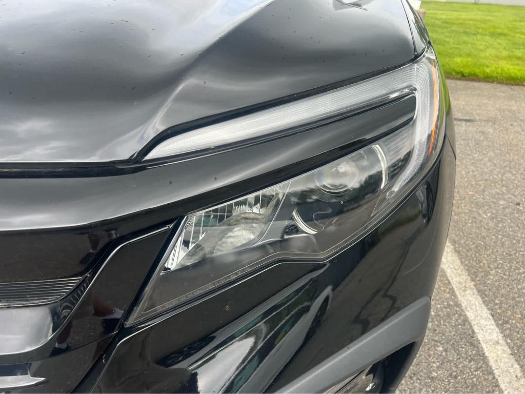 used 2022 Honda Pilot car, priced at $37,995